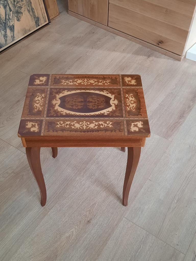 Naaitafel/ juwelentafel met muziek, Ophalen of Verzenden