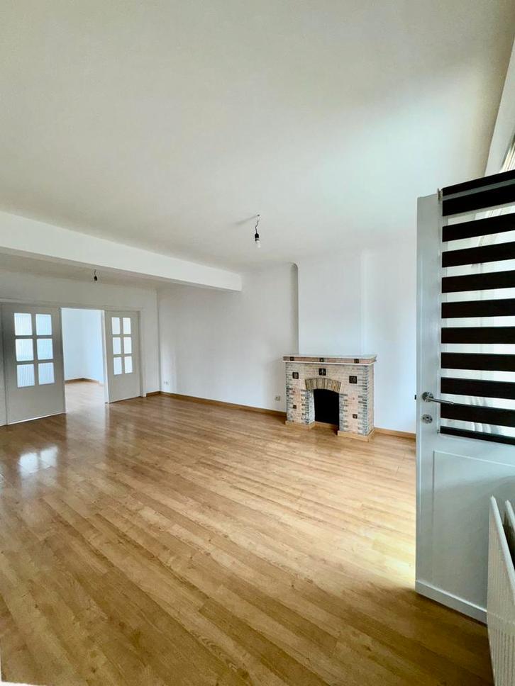 Apprtement 100m2 shopping center anderlecht, Immo, Appartementen en Studio's te huur, Brussel, 50 m² of meer