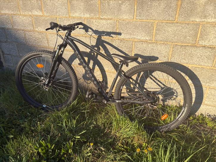 VTT Rockrider noir bon état prêt à rouler, Vélos & Vélomoteurs, Vélos | Cruisers & Lowriders, Comme neuf, Enlèvement