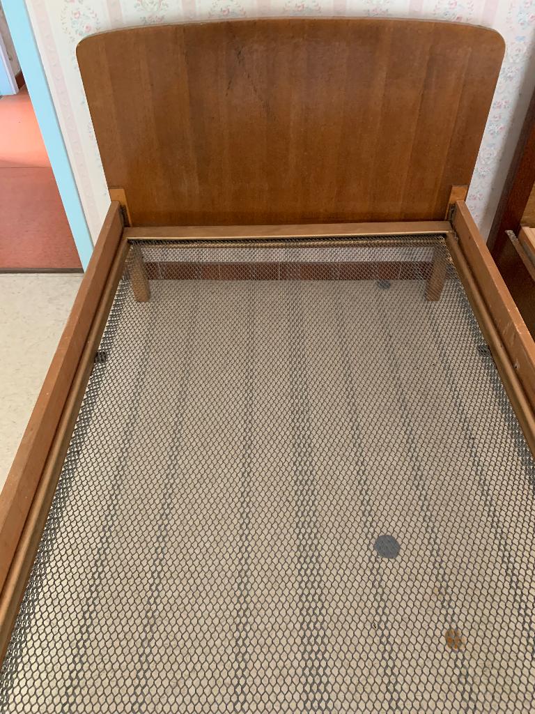 1 lit, 100 cm, Une personne, Brun, Enlèvement