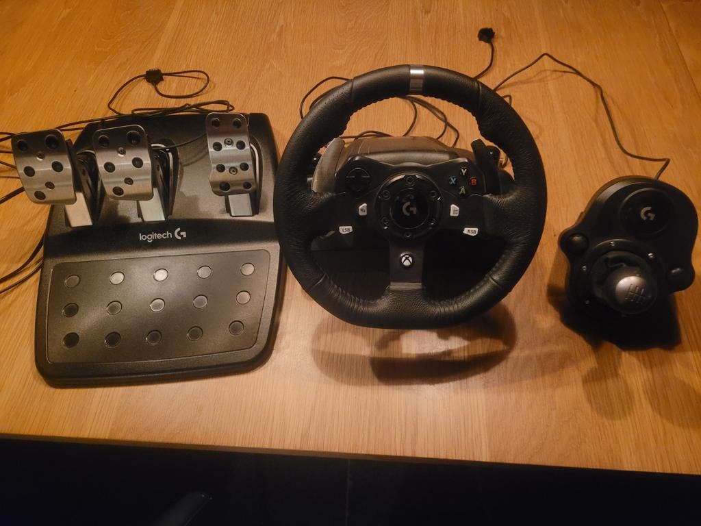 Logitech g920 + shifter, Consoles de jeu & Jeux vidéo, Consoles de jeu | Xbox | Accessoires, Enlèvement, Comme neuf, Xbox Series S