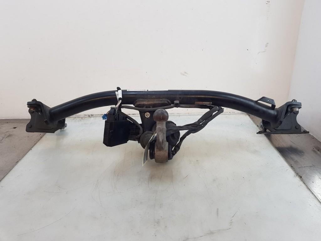 TREKHAAK Mercedes-Benz C (W205) (01-2013/06-2021), Auto-onderdelen, Ophanging en Onderstel, Mercedes-Benz, Gebruikt