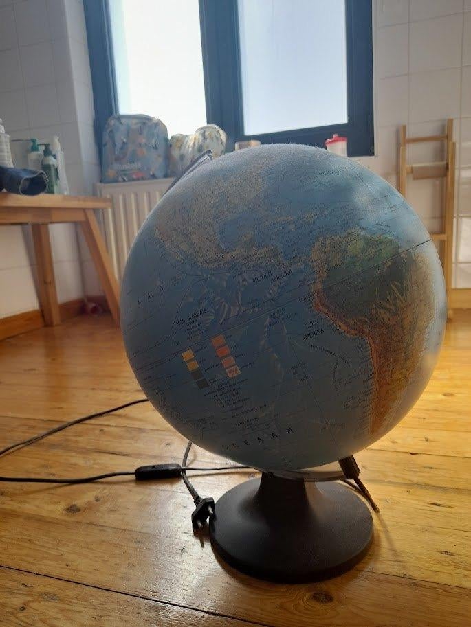 wereldbol met licht, Ophalen, Verlicht, Zo goed als nieuw