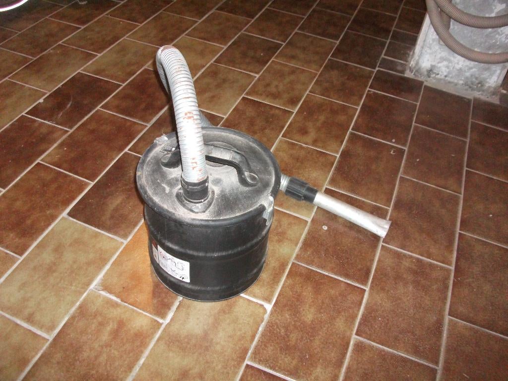 asstofzuiger voor kachel; 15€, Ophalen, Zo goed als nieuw, Reservoir, Stofzuiger