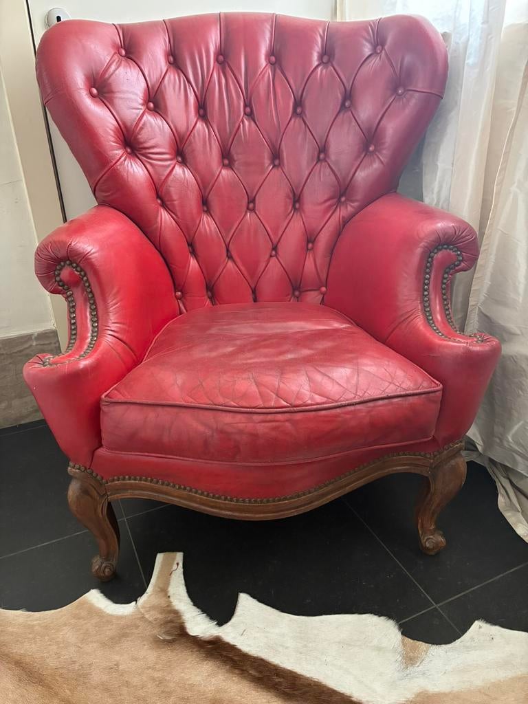 FAUTEUIL ENGELS ROOD CHESTERFIELD NETTE STAAT, Antiek en Kunst, Ophalen