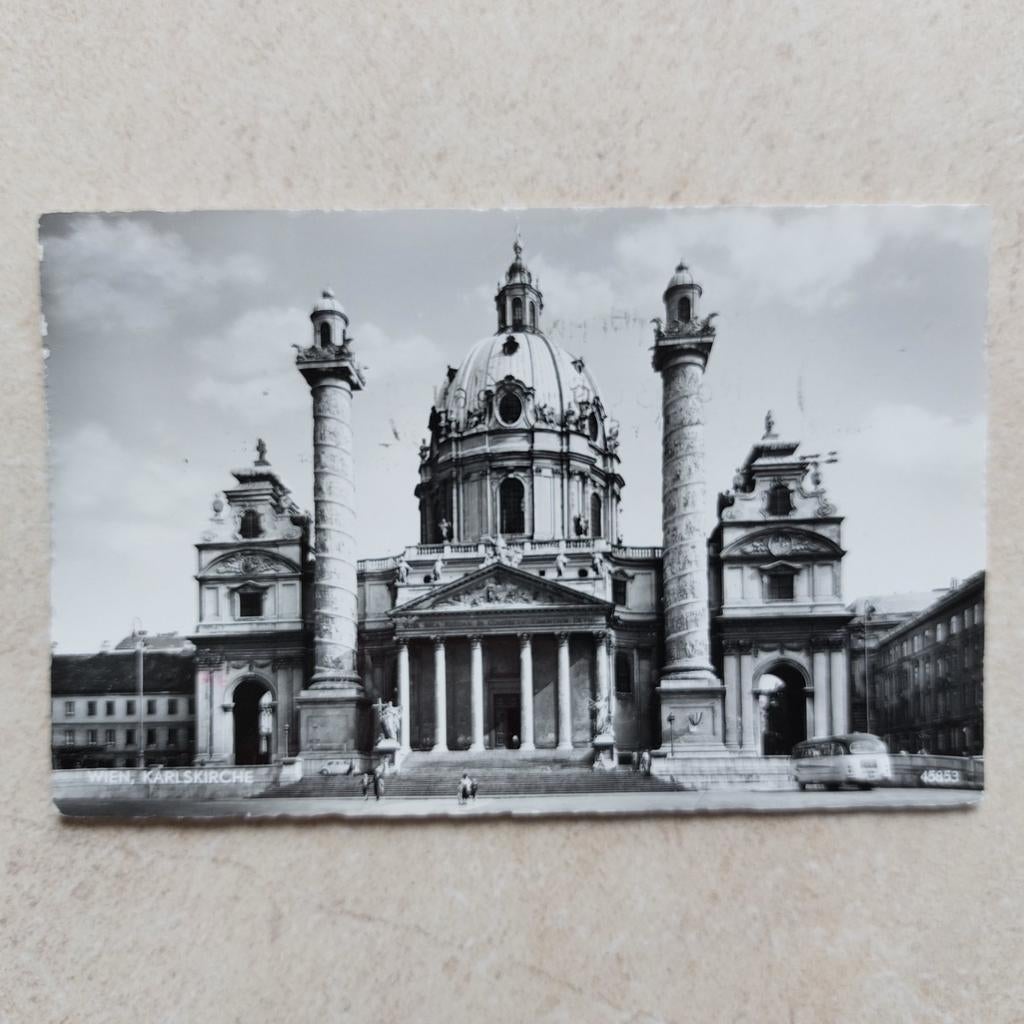 Oude postkaart Wenen : Karlskirche, Ophalen of Verzenden