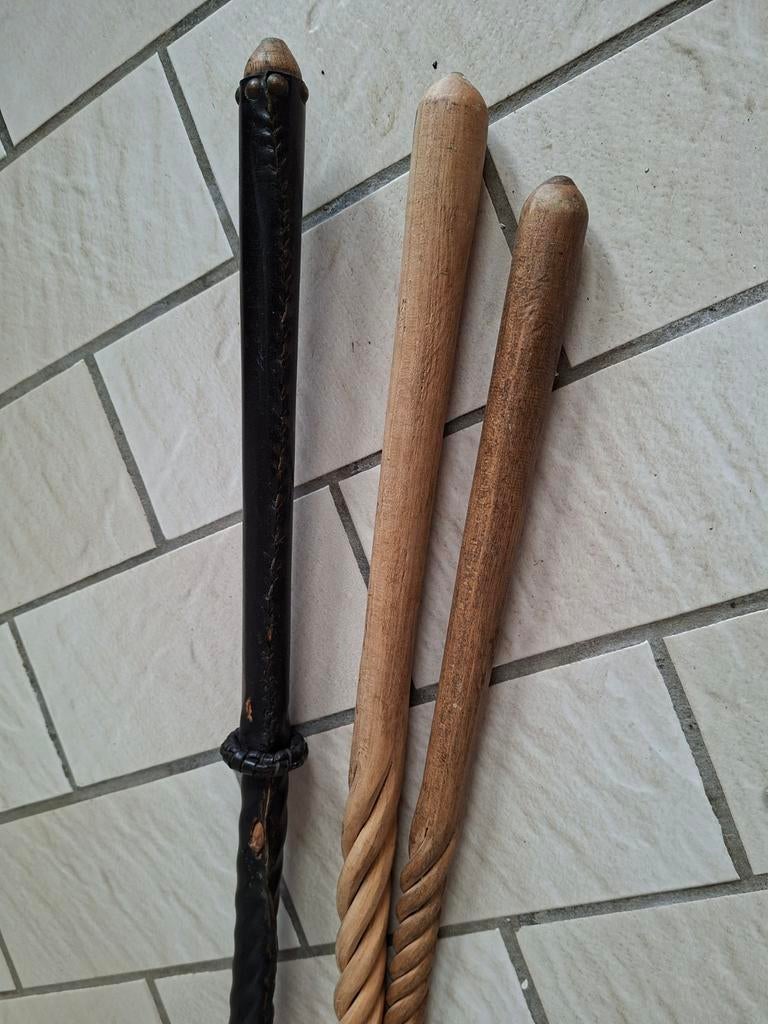 Prachtige antieke veedrijverszwepen, Enlèvement, Bois