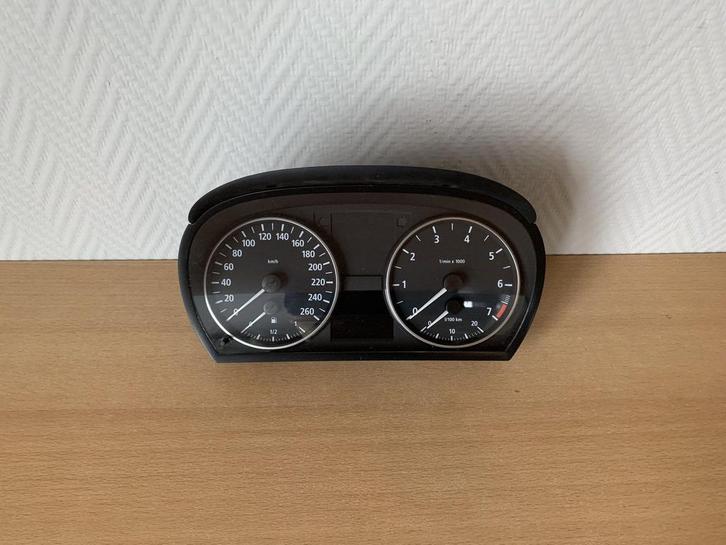 tellerklok BMW 3 serie E90 E91 2 liter benzine 911019705, Auto-onderdelen, Dashboard en Schakelaars, BMW, Gebruikt, Ophalen of Verzenden