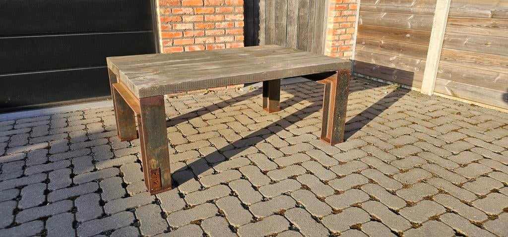 Industriele tuin salontafel, Ophalen