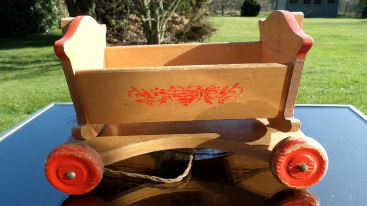 Vintage : berceau de poupée en bois (HABA), Kinderen en Baby's, Speelgoed | Poppen, Ophalen of Verzenden