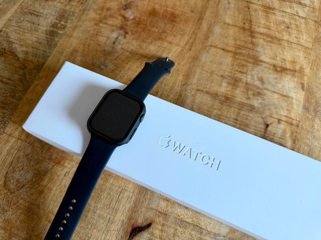 Apple Watch Series 8 45mm - Zeer nette staat, Bijoux, Sacs & Beauté, Montres connectées, Comme neuf, Enlèvement