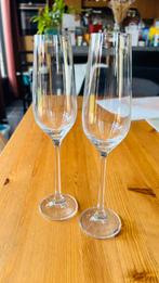 Champagneglazen, Ophalen, Zo goed als nieuw