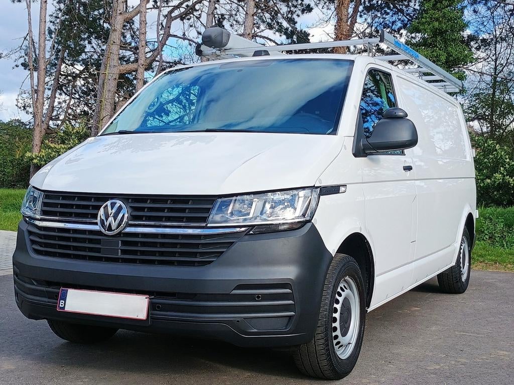 Volkswagen T6.1 Transporter 2021 – wit – 2.0 TDI, Auto's, Bestelwagens en Lichte vracht, Volkswagen, Wit, Bedrijf, Trekhaak