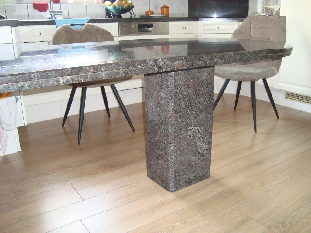 Granieten tafel, Huis en Inrichting, Tafels | Eettafels, Ophalen, Overige materialen, 50 tot 100 cm, Zo goed als nieuw