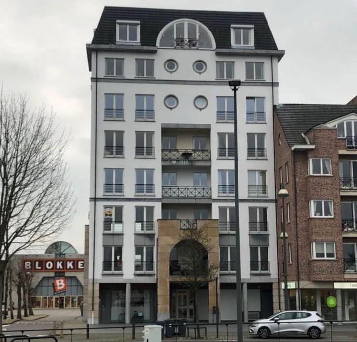 Te huur afgesloten droge garagebox in Turnhout, Immo, Garages en Parkeerplaatsen, Turnhout