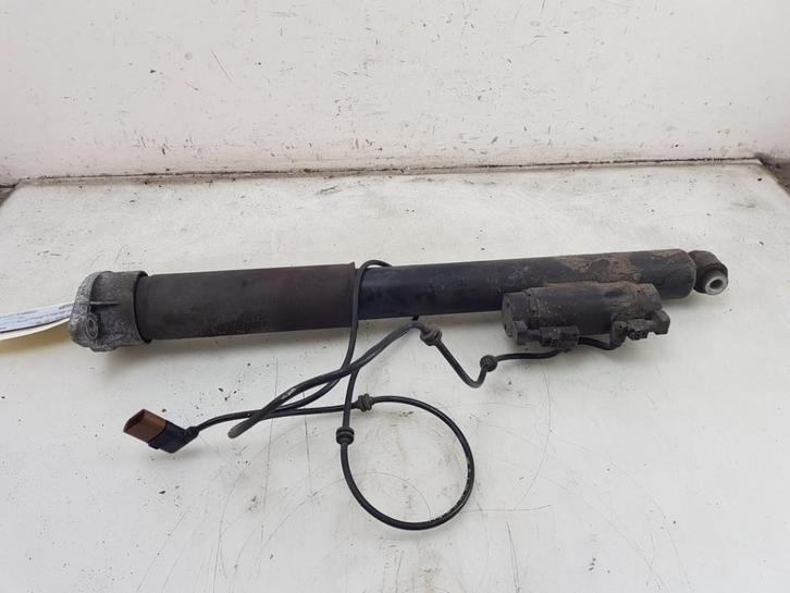 AMORTISSEUR ARRIÈRE DROIT C AMG (C205) (|A2053202300|), Autos : Pièces & Accessoires, Suspension & Châssis, Mercedes-Benz, Utilisé