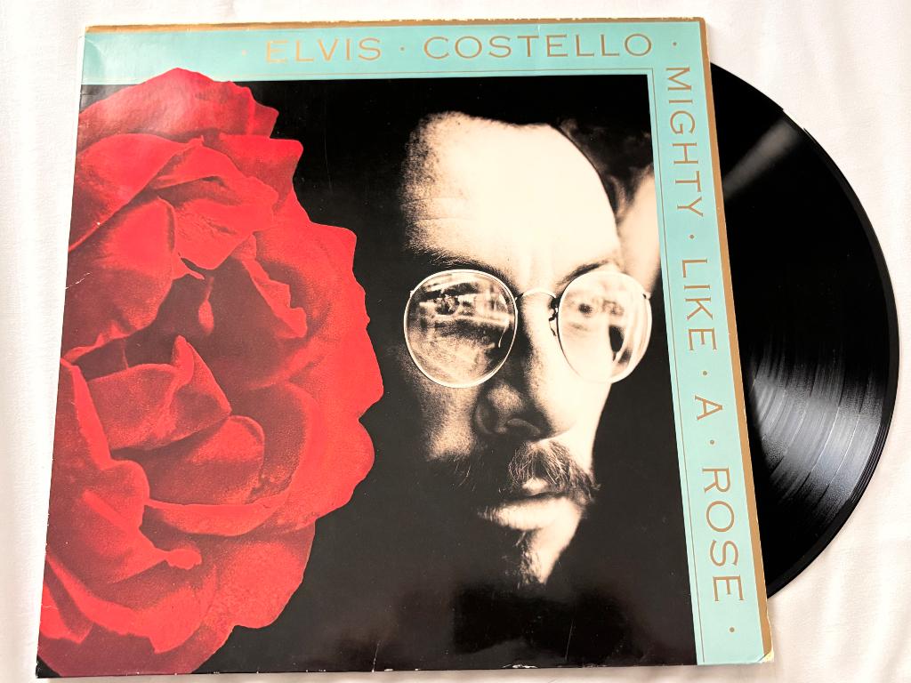 Elvis Costello LP mighty like a rose, Ophalen of Verzenden