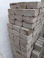 Recherchés : pavés en béton 11x11x6 cm (roulés), Enlèvement