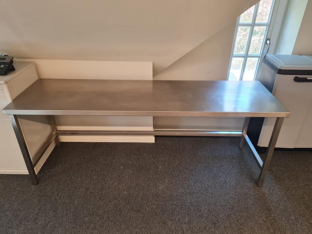 Werktafel inox voor industriële keuken, Ophalen