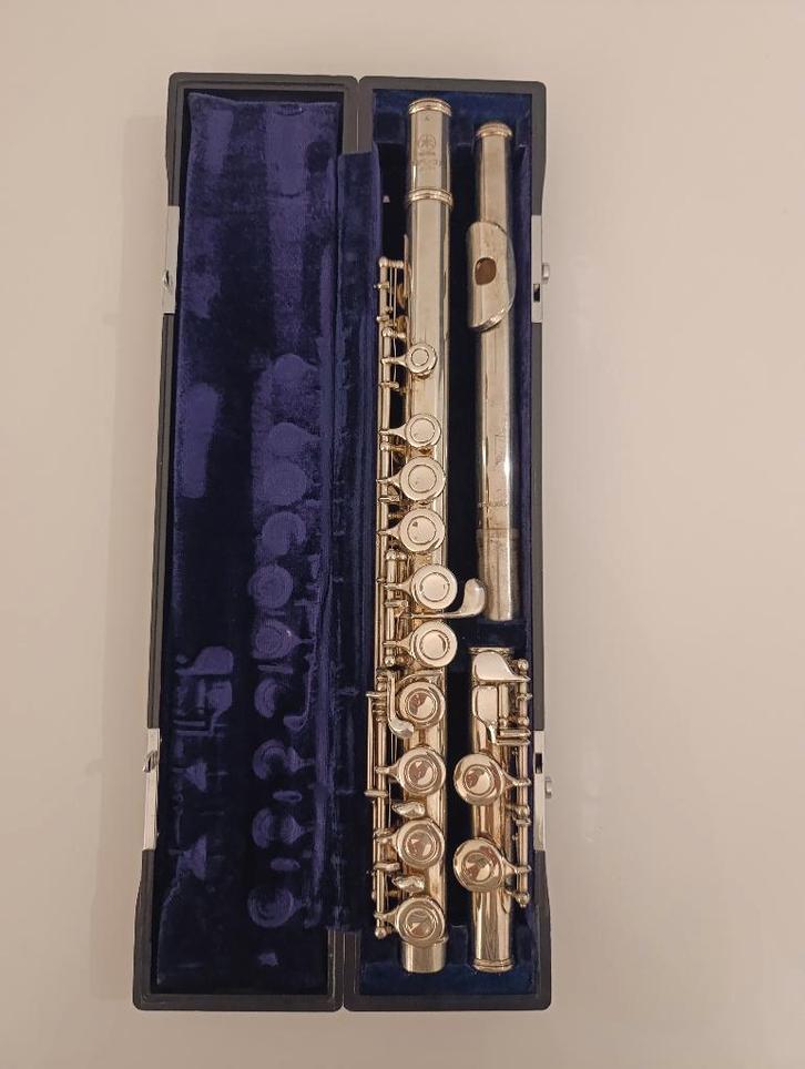 Zilveren dwarsfluit Yamaha YFL-31, Musique & Instruments, Instruments à vent | Flûtes traversières & Piccolos, Utilisé, Flûte traversière