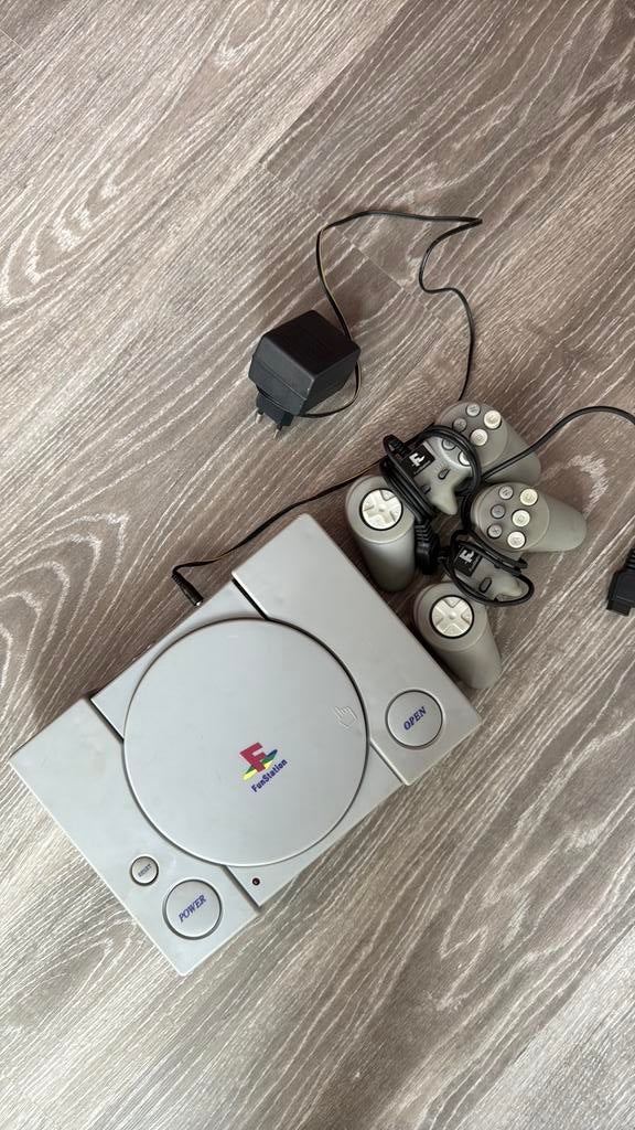 Funstation, Games en Spelcomputers, Spelcomputers | Sony PlayStation 1, Ophalen, Zo goed als nieuw