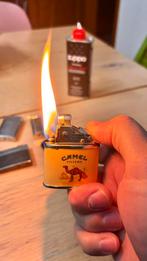 Briquet essence Camel, Enlèvement ou Envoi, Comme neuf, Briquet