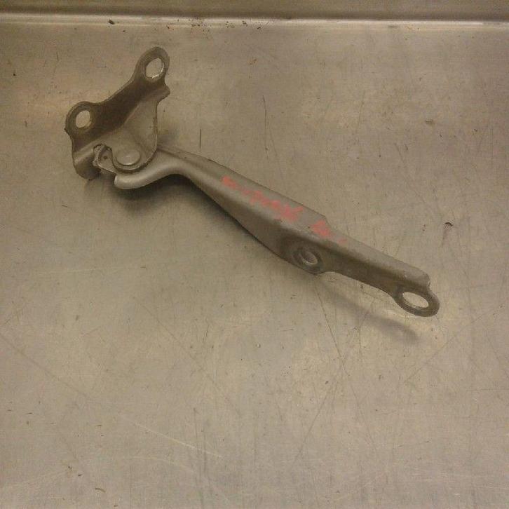 CHARNIERE DE CAPOT Toyota Yaris (P1) (01-1999/11-2005), Autos : Pièces & Accessoires, Autres pièces automobiles, Toyota, Utilisé