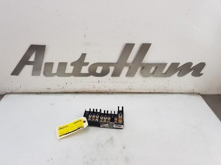 BOITIER FUSIBLES Volkswagen Transporter T6 (01-2015/08-2024), Autos : Pièces & Accessoires, Électronique & Câbles, Volkswagen