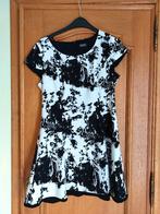 robe noir & blanc doublée - Minuet petite - taille42, Kleding | Dames, Overige kleuren, MINUET PETITE, Zo goed als nieuw, Knielengte