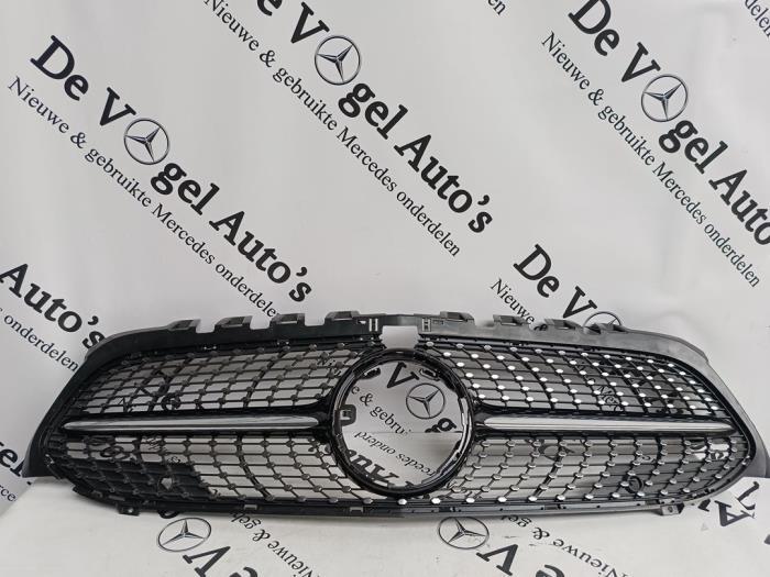 Calandre d'un Mercedes A-Klasse, Autos : Pièces & Accessoires, 3 mois de garantie, Utilisé, -, -