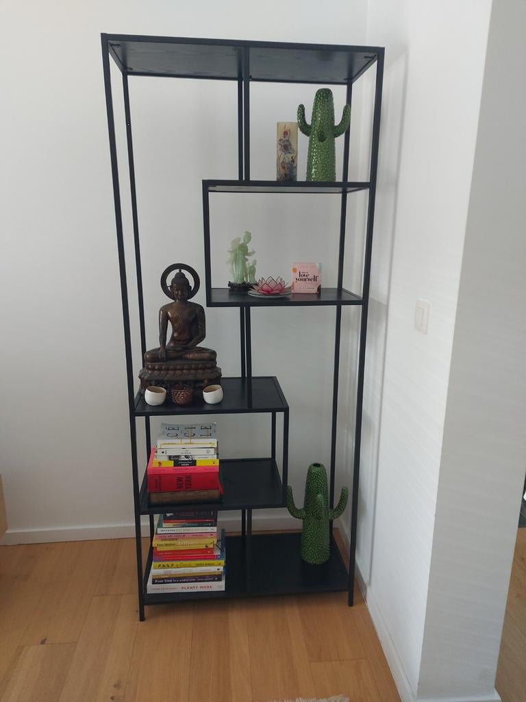 Étagère Seaford, Enlèvement