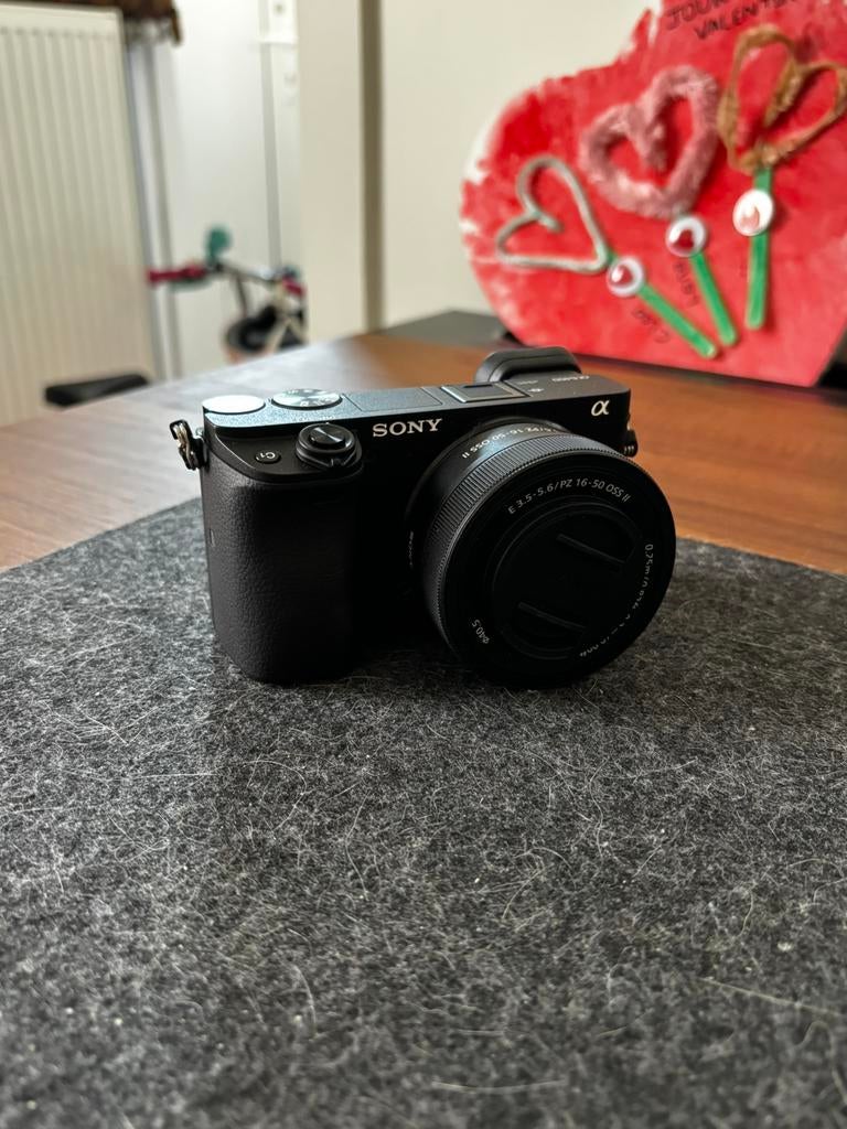 Sony Alpha A6400 + E PZ 16-50mm f/3.5-5.6 OSS II, TV, Hi-fi & Vidéo, Enlèvement, Comme neuf, Caméra, Sony