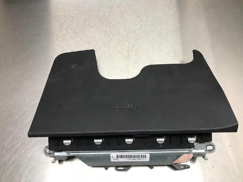 AIRBAG GENOUX Toyota Yaris II (P9) (01-2005/12-2014), Utilisé, Toyota