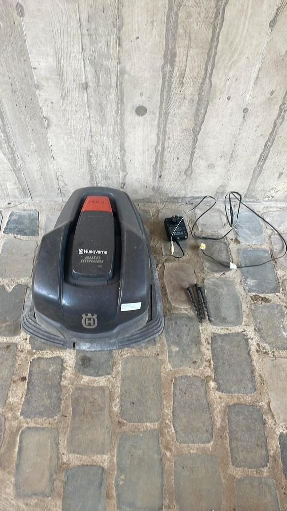 Husqvarna Automower laadstation + adapter, Tuin en Terras, Robotmaaiers, Gebruikt, 20 tot 25 cm, Ophalen