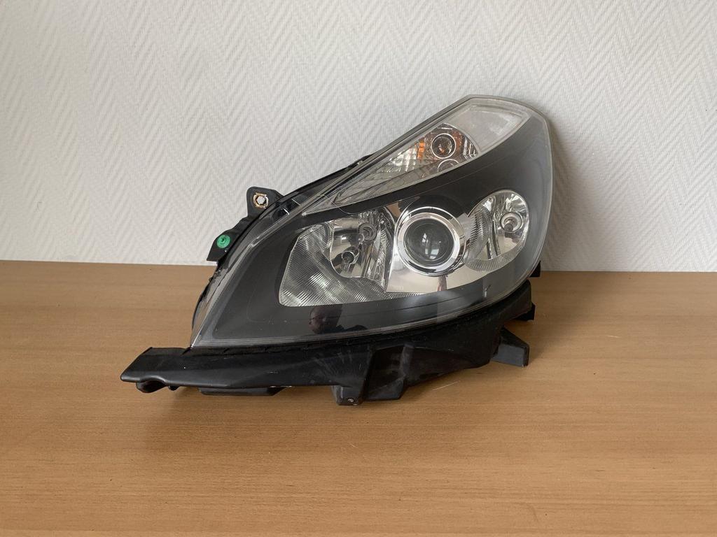 Koplamp links Renault Clio 2005 tot 2008 met lens 8200261610, Gebruikt, -, Renault, -