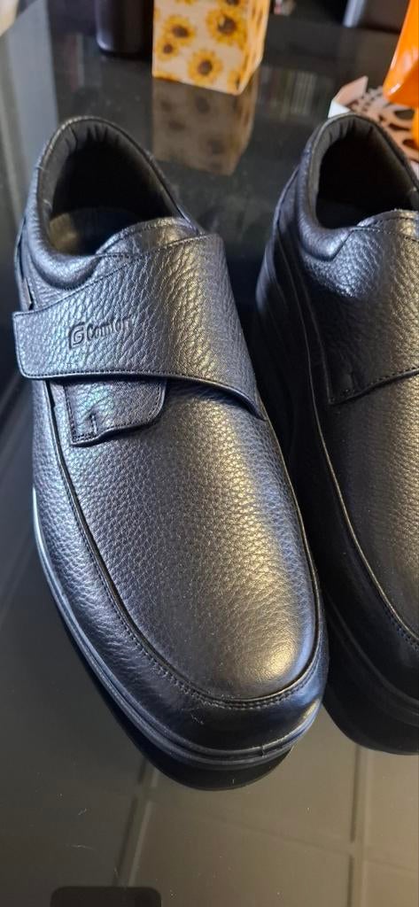 Nieuwe soepele lederen schoenen, Ophalen