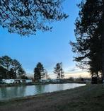 Stacaravan zeer rustig gelegen aan water.