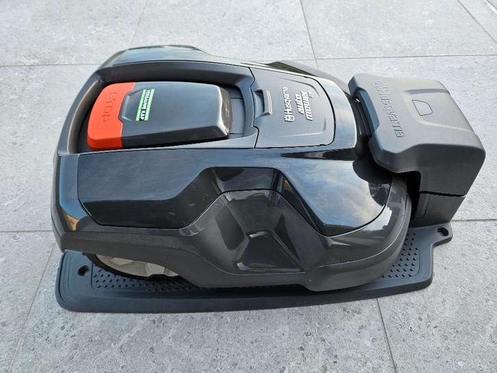 Tondeuse à gazon robotisée Husqvarna Automower 310, Jardin & Terrasse, Tondeuses robotisées, Comme neuf, 20 à 25 cm, Enlèvement