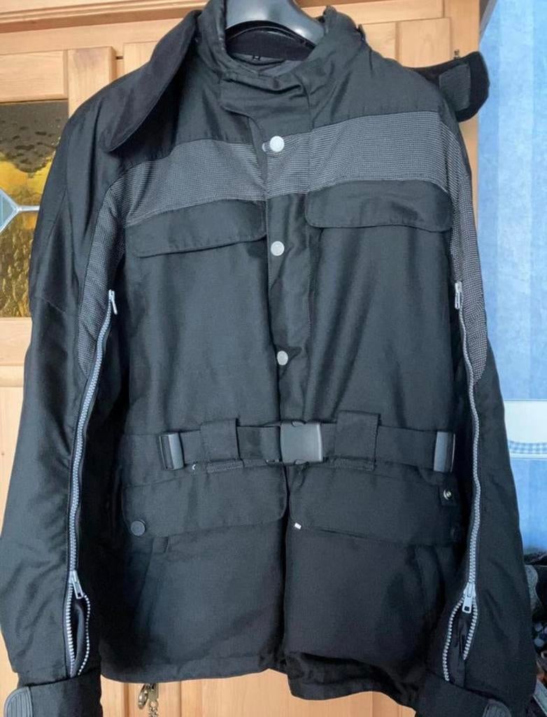 Veste de moto BMW, Enlèvement