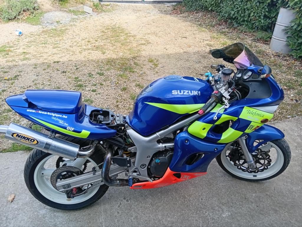 SUZUKI SV 650 2001 - COMPLETE OU POUR PIECES