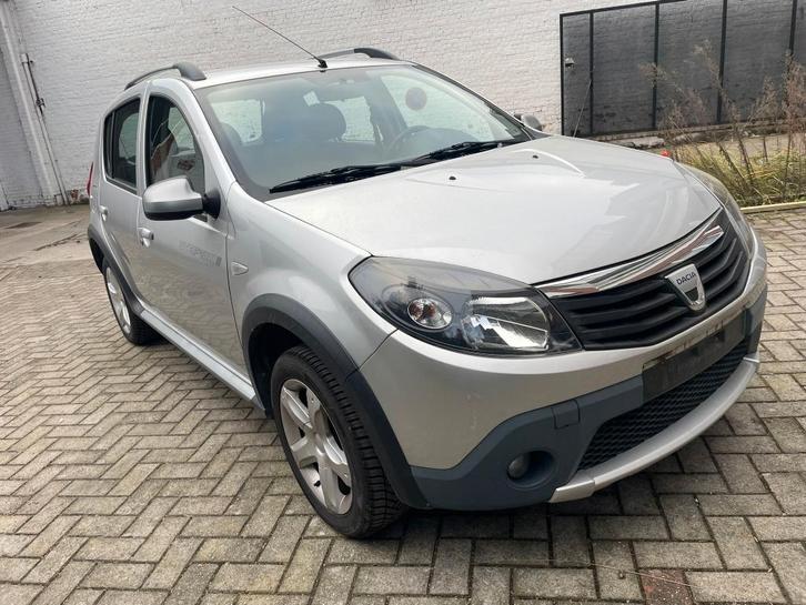 Dacia Sandero Stepway 1.6i Benzine 2010 - 20 000 KM AIRCO, Auto's, Dacia, Particulier, Sandero, Benzine, Berline, 5 deurs, Handgeschakeld