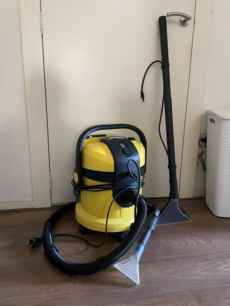 Karcher se4001 tapijtreiniger 7/26 garantie incl autostuk, Doe-het-zelf en Bouw, Reinigingsmachines, Gebruikt, Ophalen