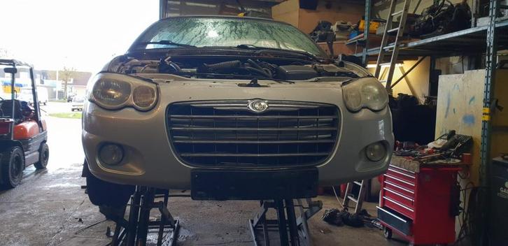 CHRIJSLER SEBRING VOORBUMPER COMPLEET  BJ 2004, Auto-onderdelen, Carrosserie, Bumper, Voor, Gebruikt, Ophalen of Verzenden