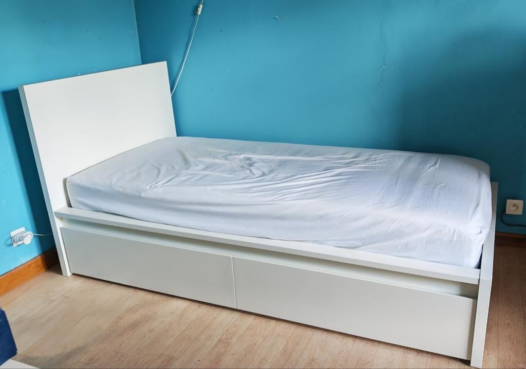 Malm 1 persoons wit bed met laden op wielen, Ophalen, Verstelbaar, 90 cm, Eenpersoons