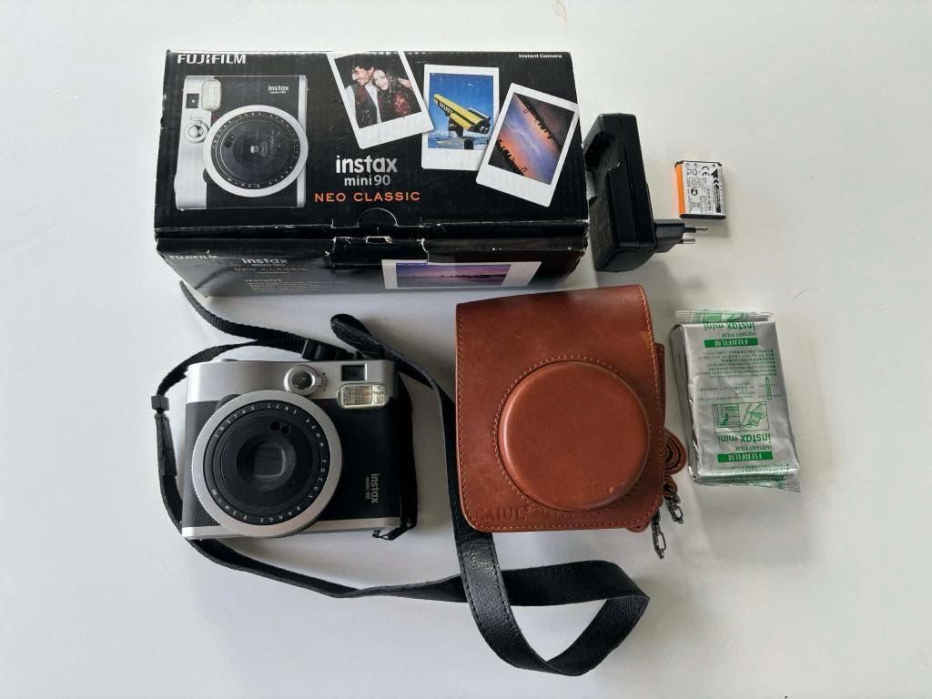 Instax mini 90 + étui + film + chargeur, Ophalen, Zo goed als nieuw, Polaroid, Fuji