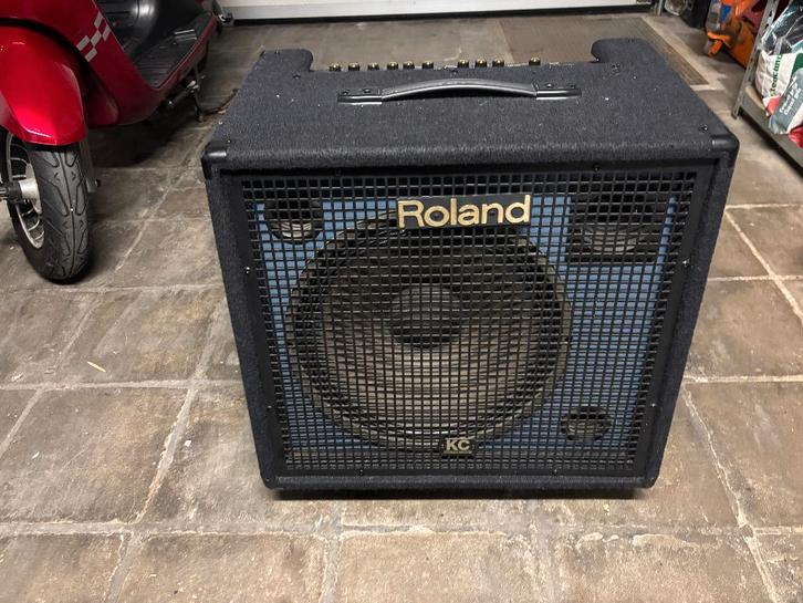 Roland KC-550,180watt,15inch luidspreker,horn tweeter!, Muziek en Instrumenten, Versterkers | Keyboard, Monitor en PA, Zo goed als nieuw