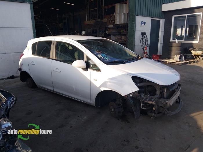 Pare-brise d'un Opel Corsa, -, -, Opel, 3 mois de garantie