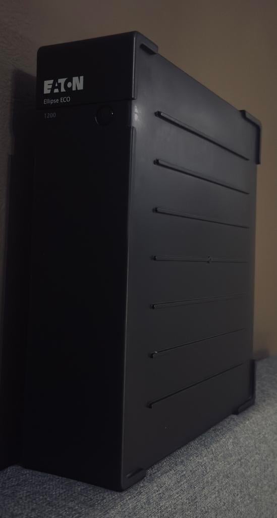 UPS 1200-omvormer, 8 uitgangen, enz., Computers en Software, Noodvoedingen (UPS), Ophalen of Verzenden, Zo goed als nieuw