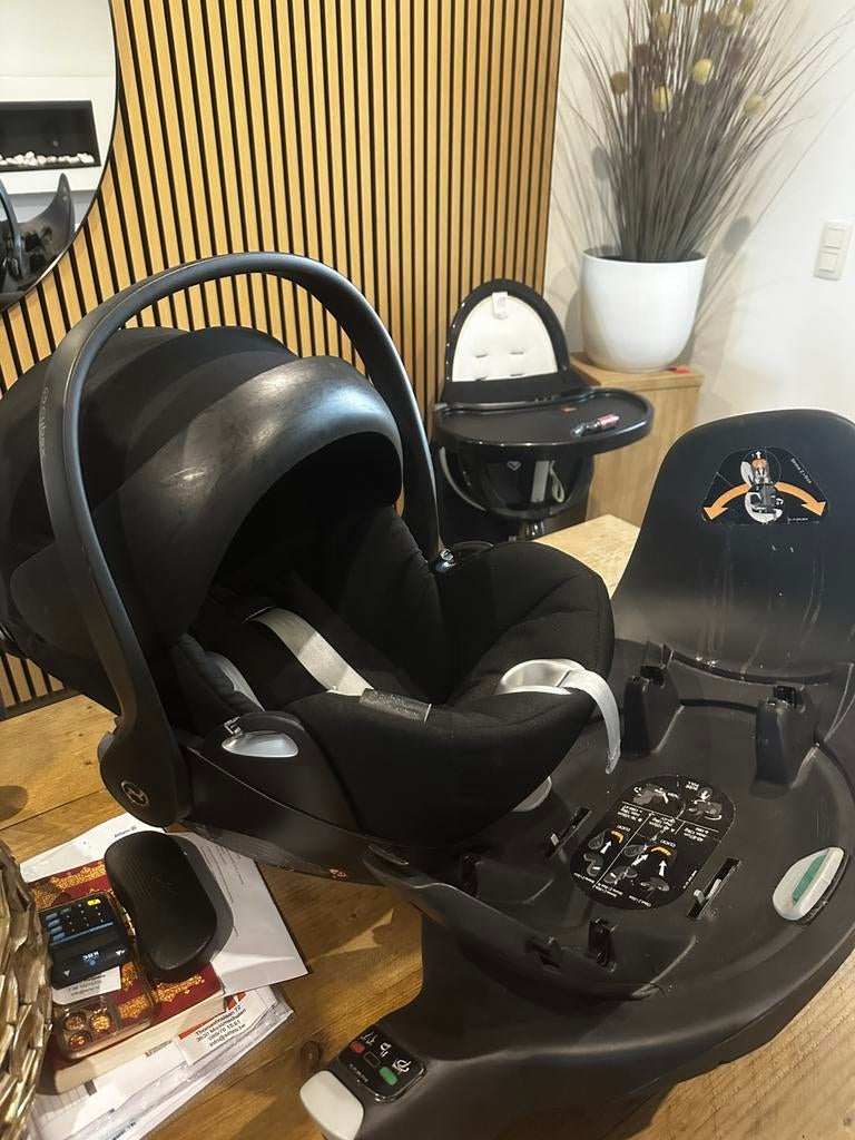 Cybex platinum en Z i-size onderstel te koop, Enlèvement ou Envoi, Comme neuf