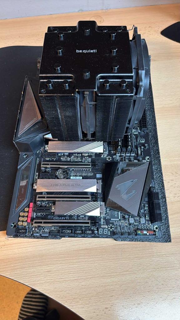 Z390 Aorus Ultra + Intel i9 9900K CPU + Dark Rock pro 4, Computers en Software, Moederborden, Gebruikt, Intel, DDR4, Ophalen of Verzenden